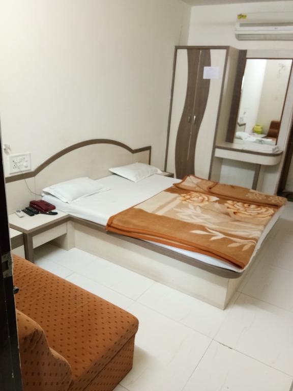 Hotel Sudarshan Nāthdwāra Dış mekan fotoğraf